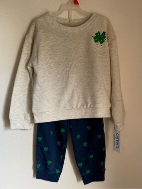 NWT Toddler Sweatshirt & Jogger Set with Green Clover Accent Size 5T
